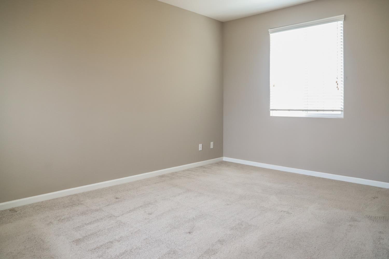 2034 E Christensen Dr, Fresno, CA 93730