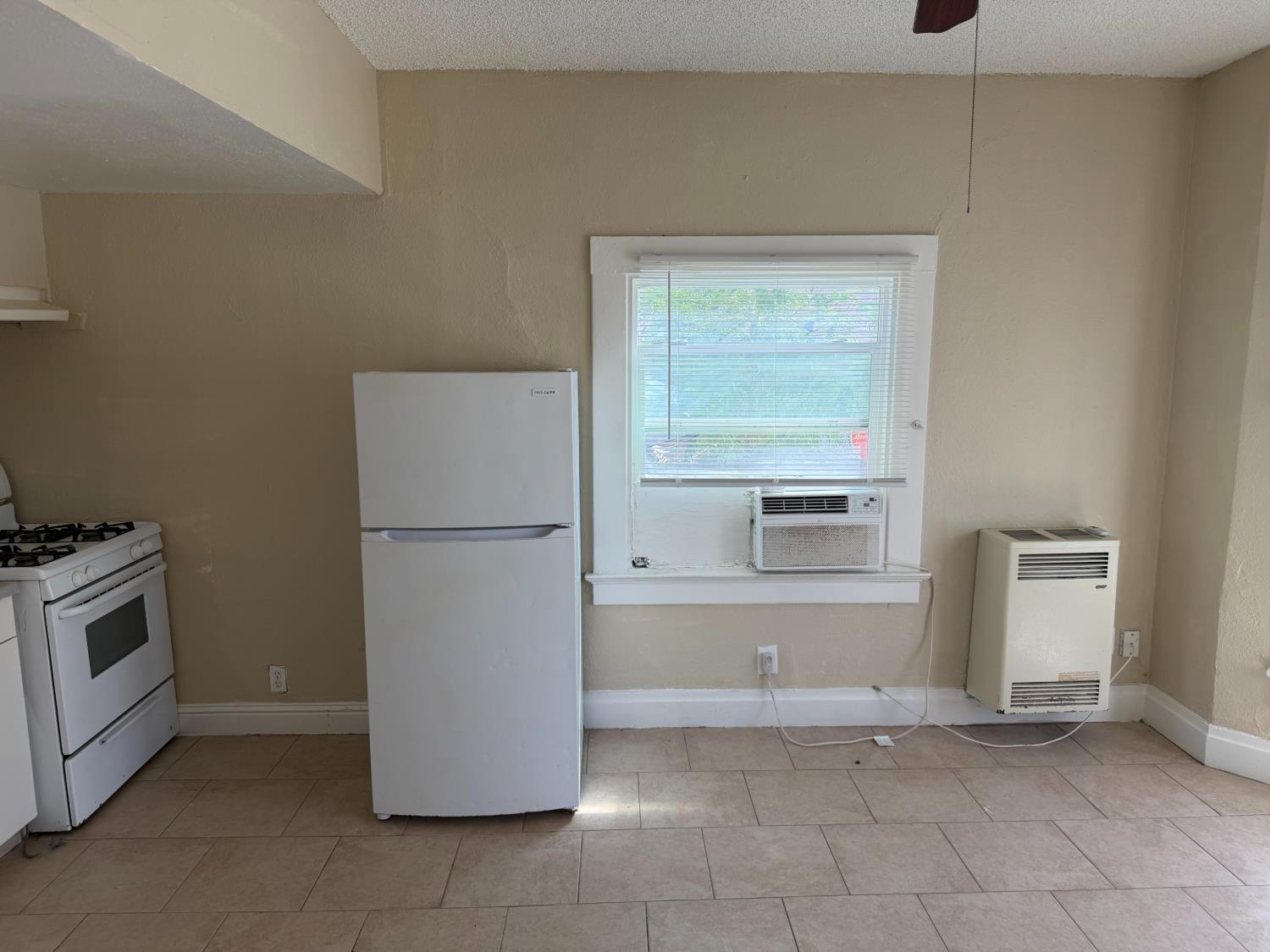 642 N Thorne Ave, Fresno, CA 93728