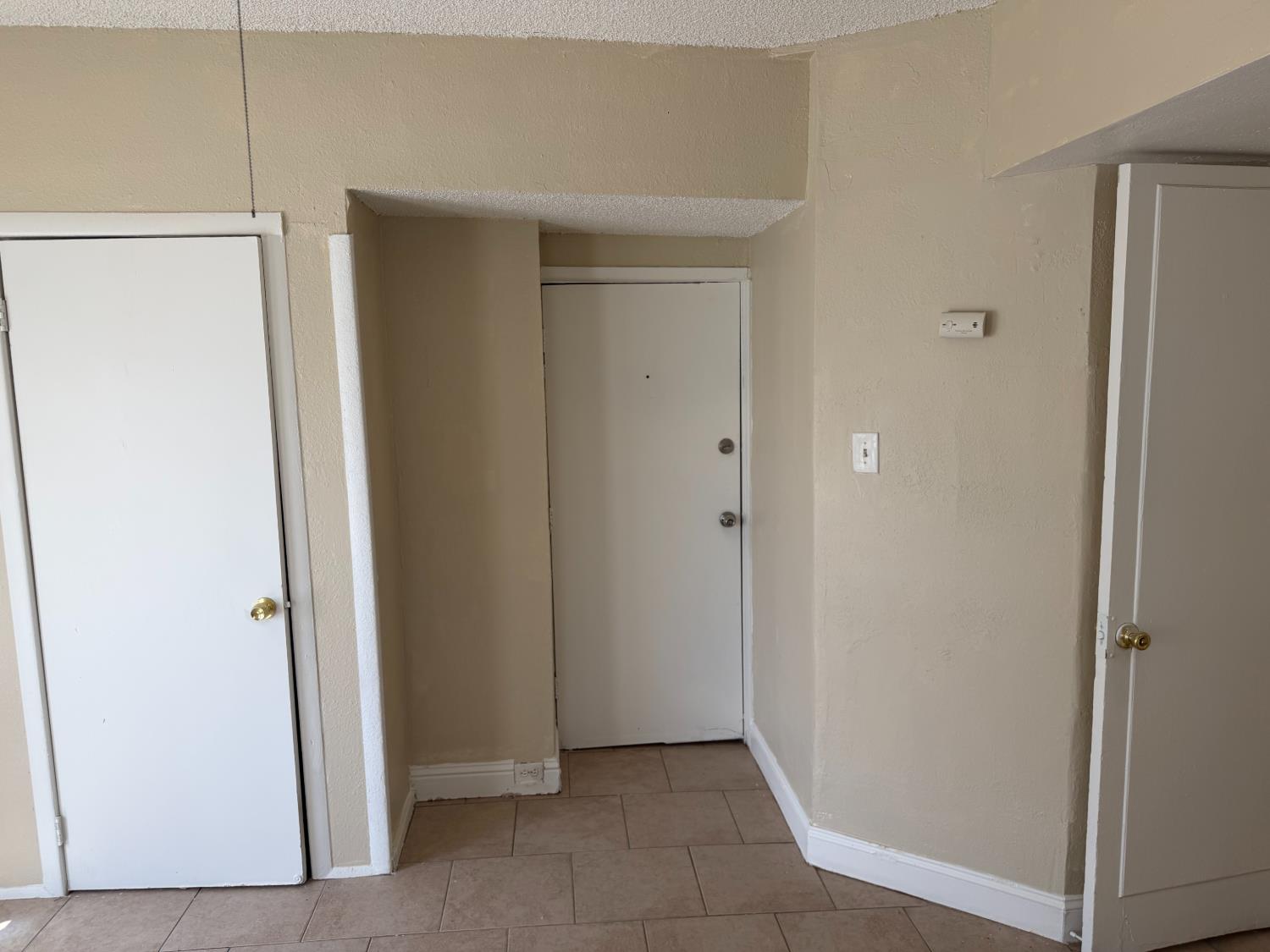 642 N Thorne Ave, Fresno, CA 93728