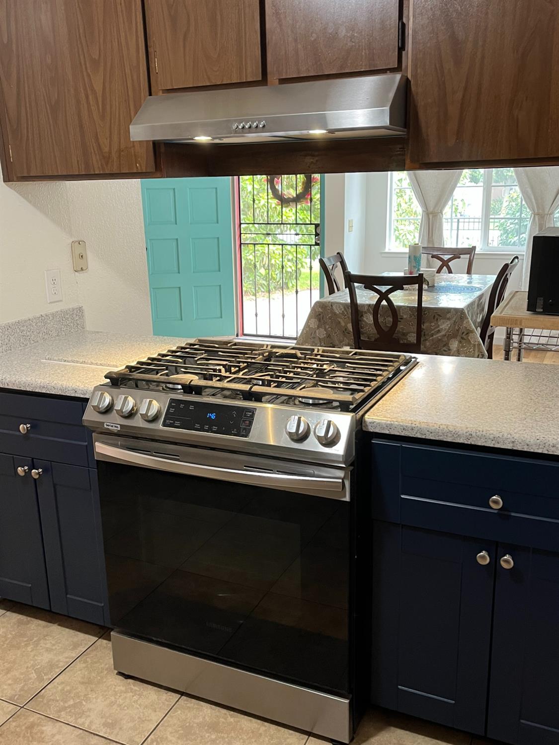 1291 Hume Dr, Sanger, CA 93657