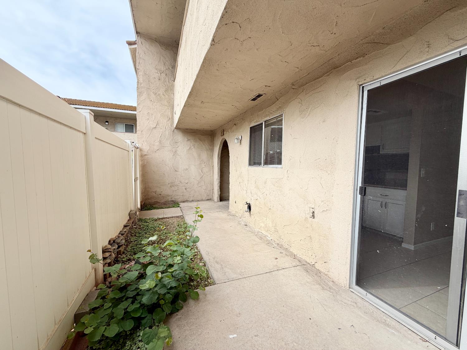 1250 E Shaw Ave #122, Fresno, CA 93710