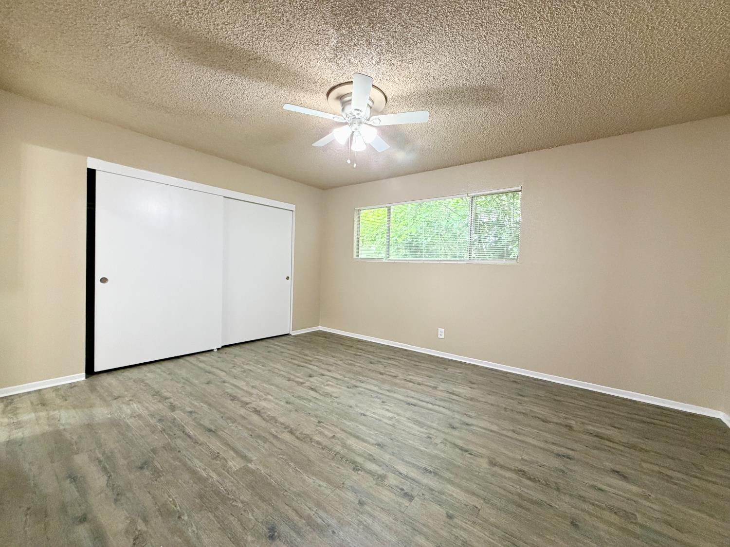 1250 E Shaw Ave #122, Fresno, CA 93710