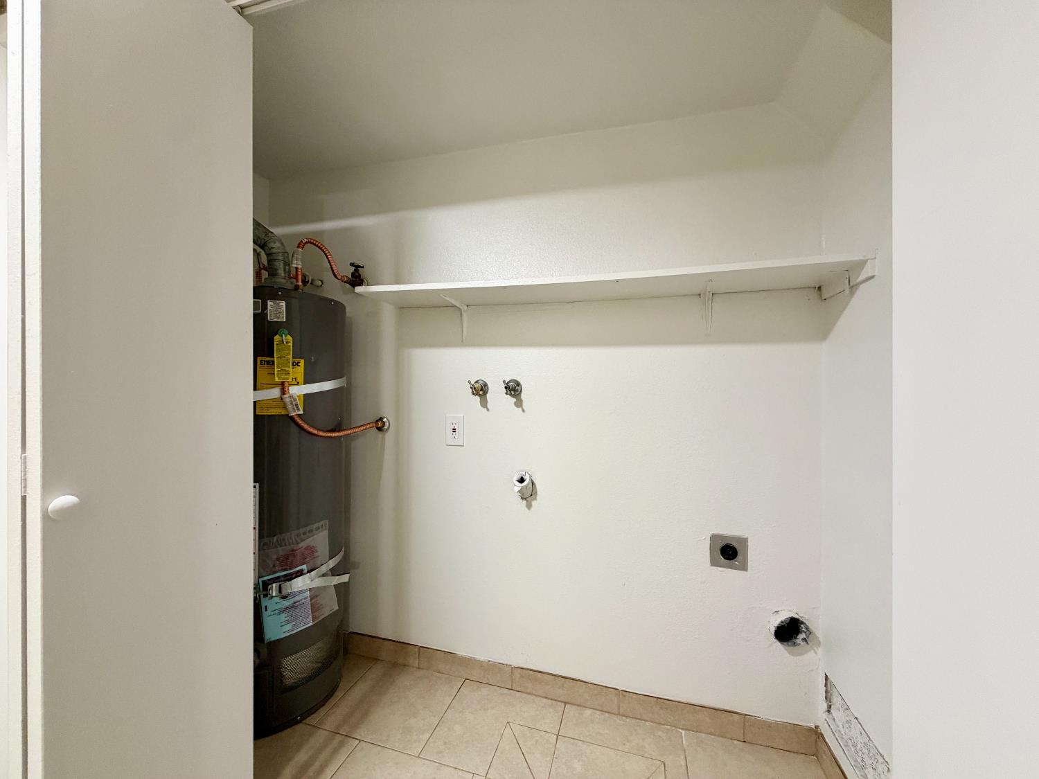 1250 E Shaw Ave #122, Fresno, CA 93710