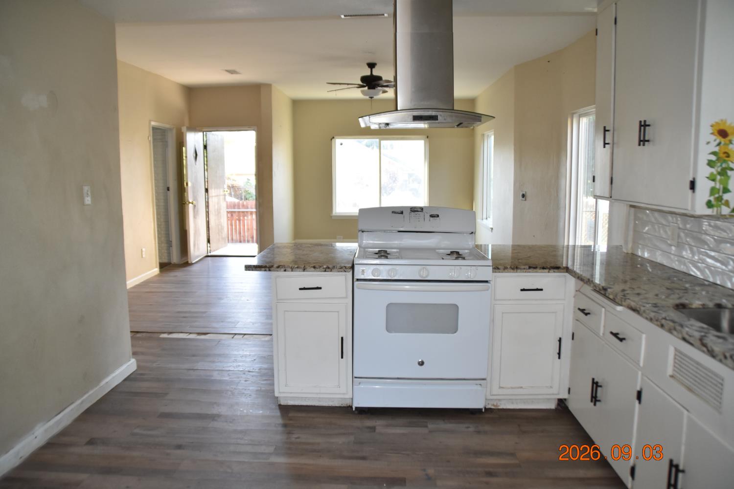2607 E Mckenzie Ave, Fresno, CA 93701