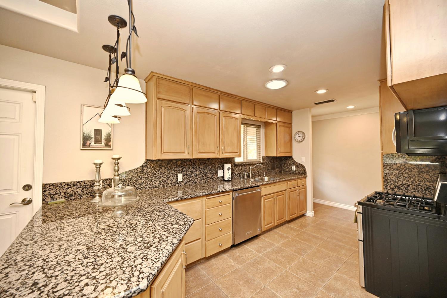 4863 E Pico Ave, Fresno, CA 93726