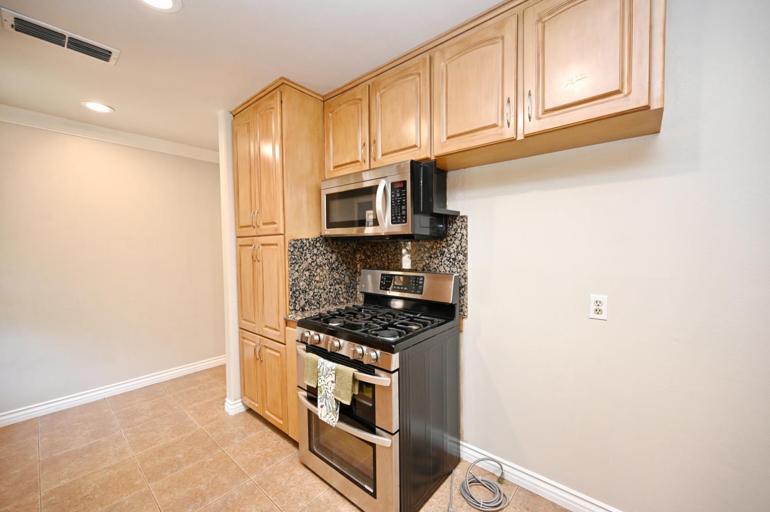 4863 E Pico Ave, Fresno, CA 93726