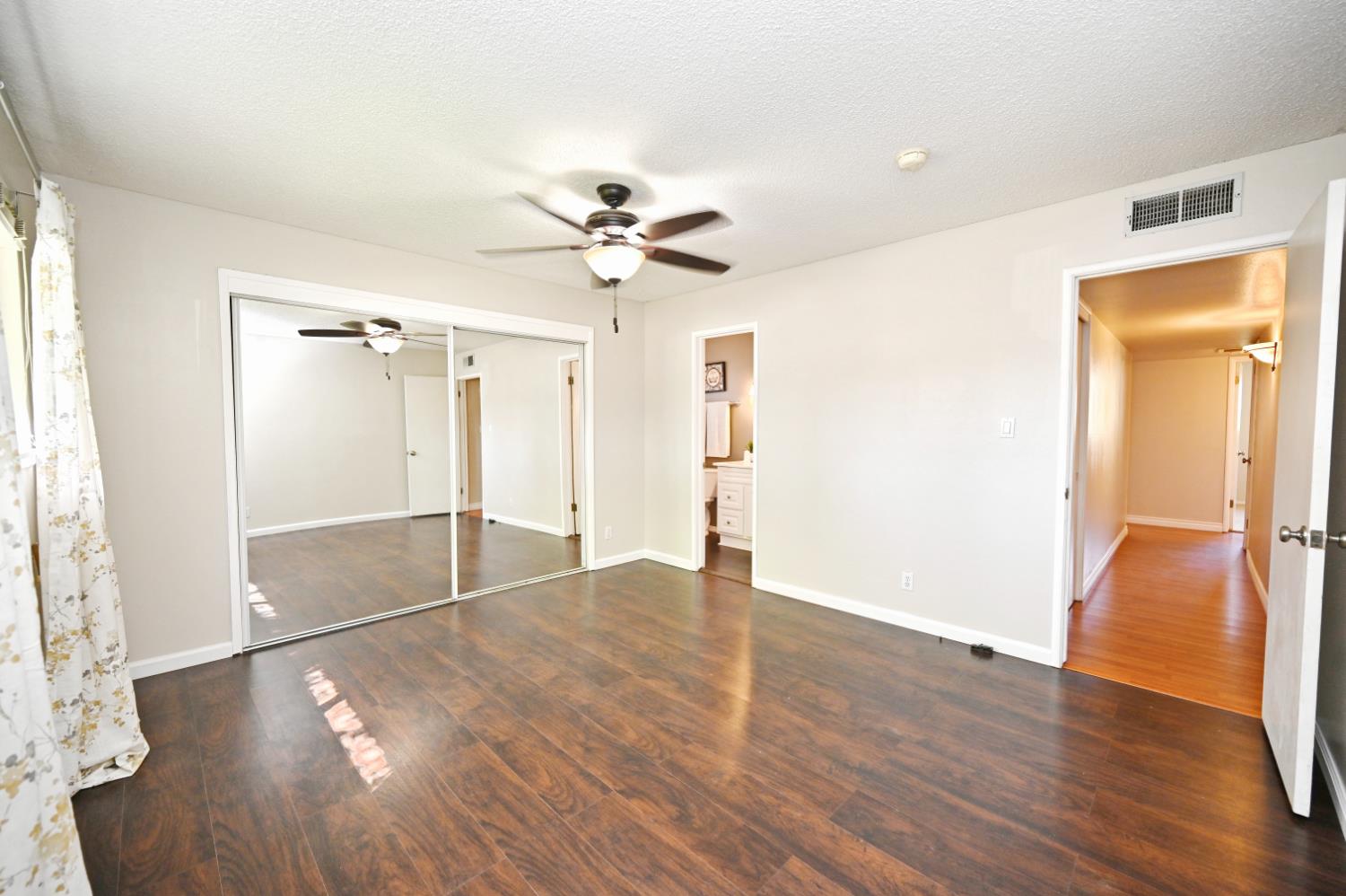 4863 E Pico Ave, Fresno, CA 93726