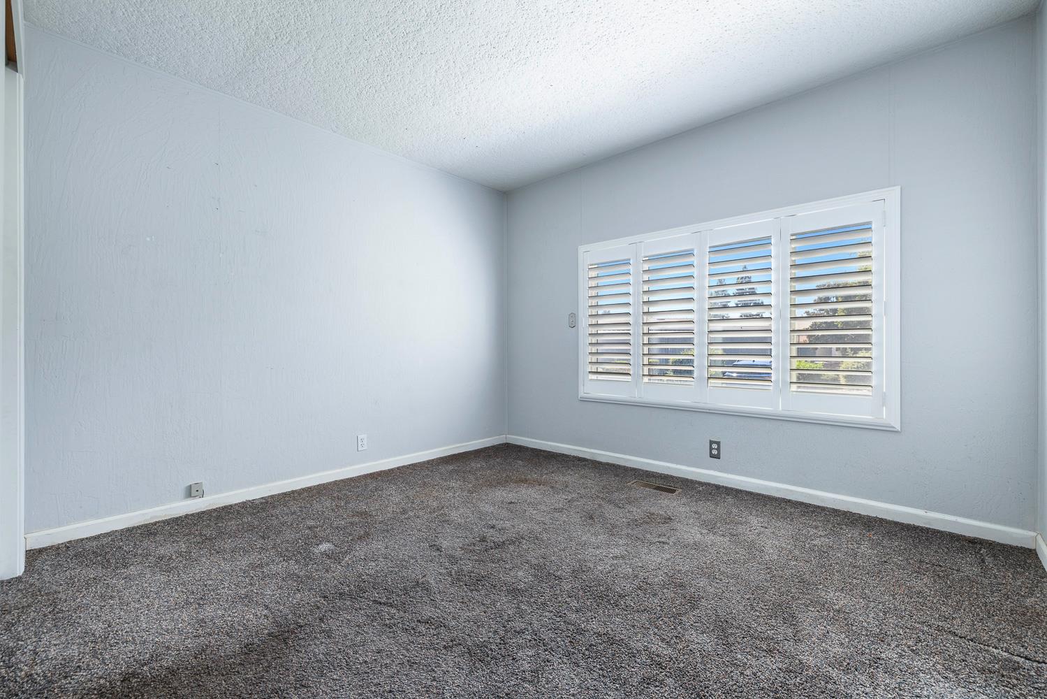 2706 W Ashlan Ave #236, Fresno, CA 93705