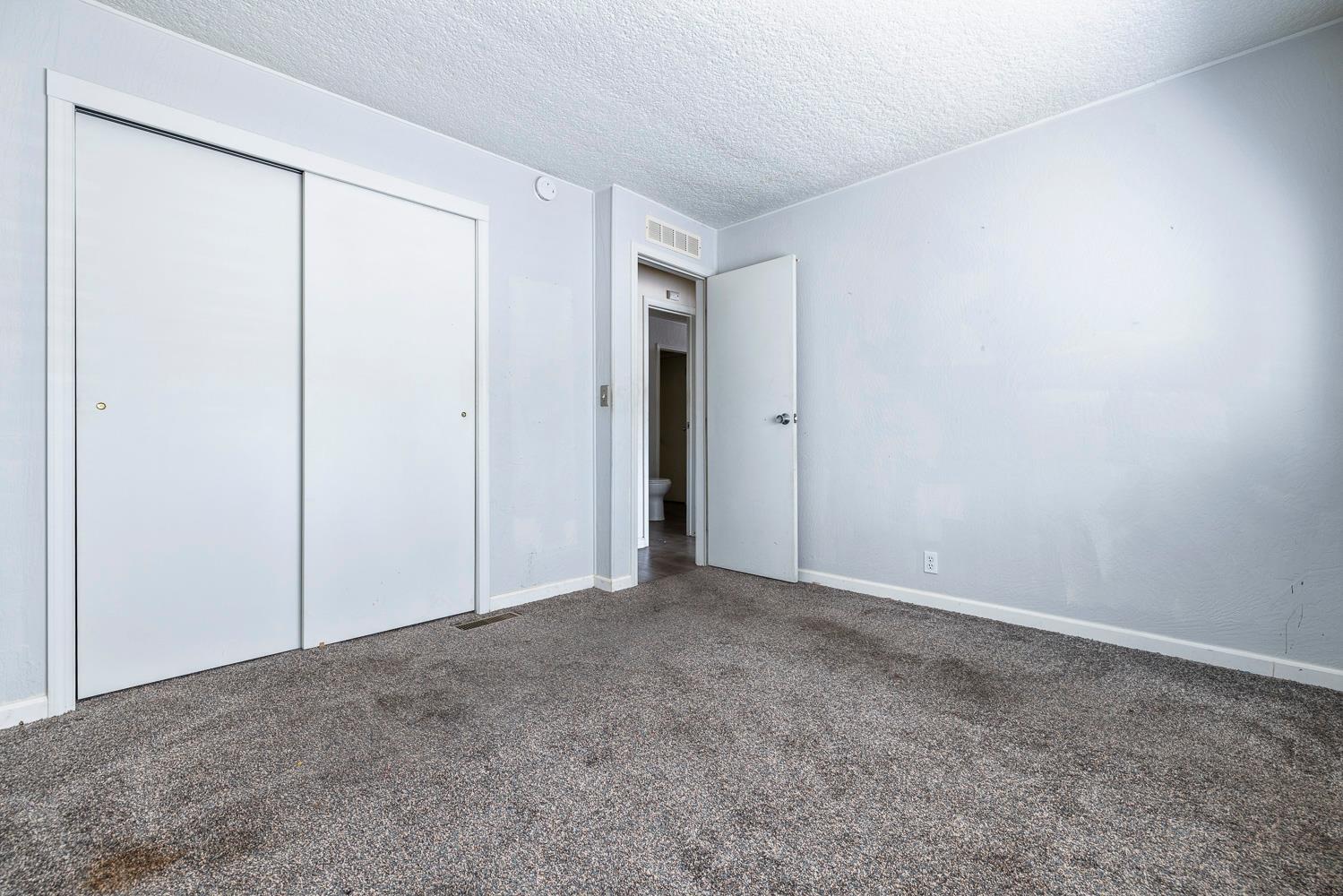 2706 W Ashlan Ave #236, Fresno, CA 93705