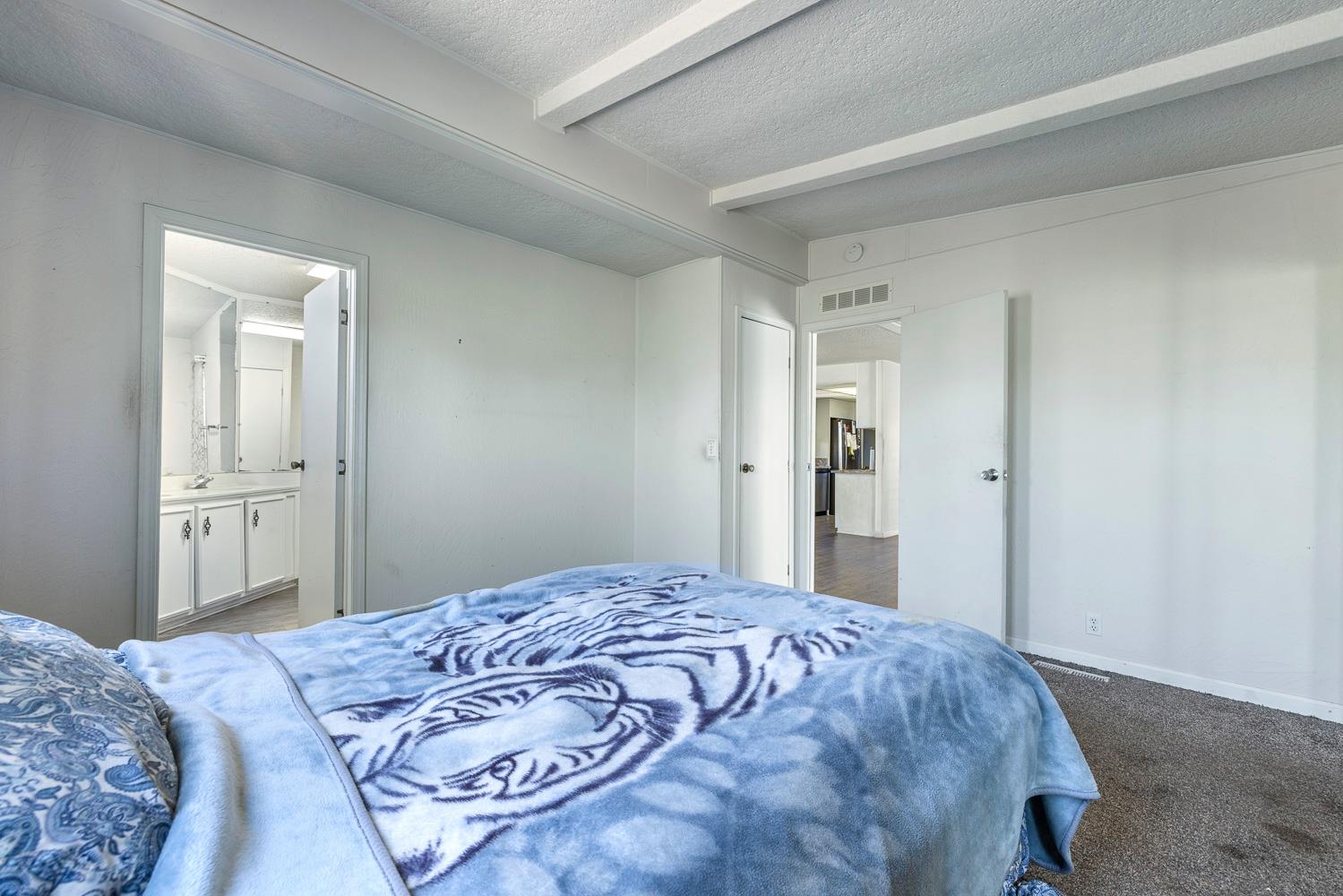 2706 W Ashlan Ave #236, Fresno, CA 93705
