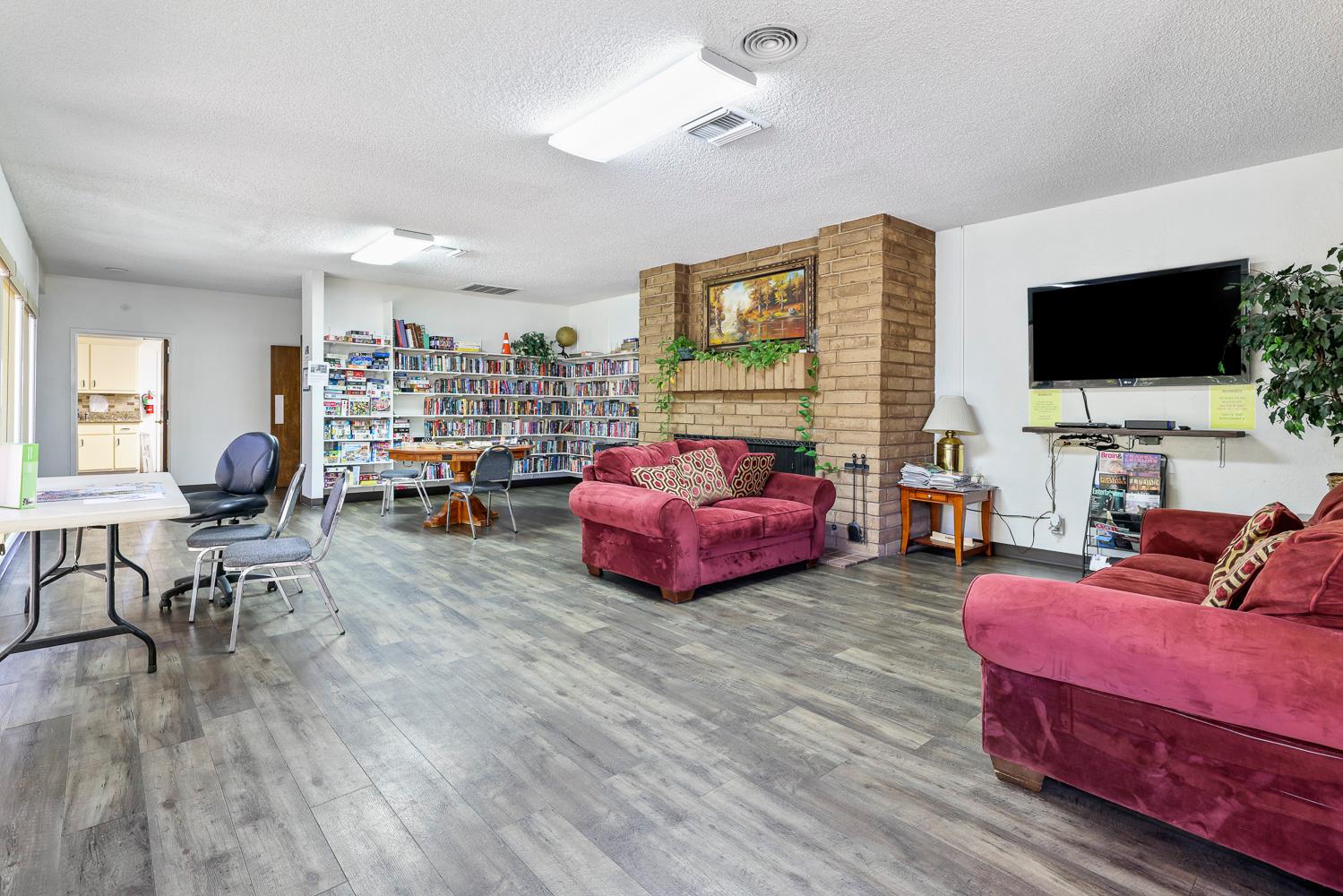 2706 W Ashlan Ave #236, Fresno, CA 93705