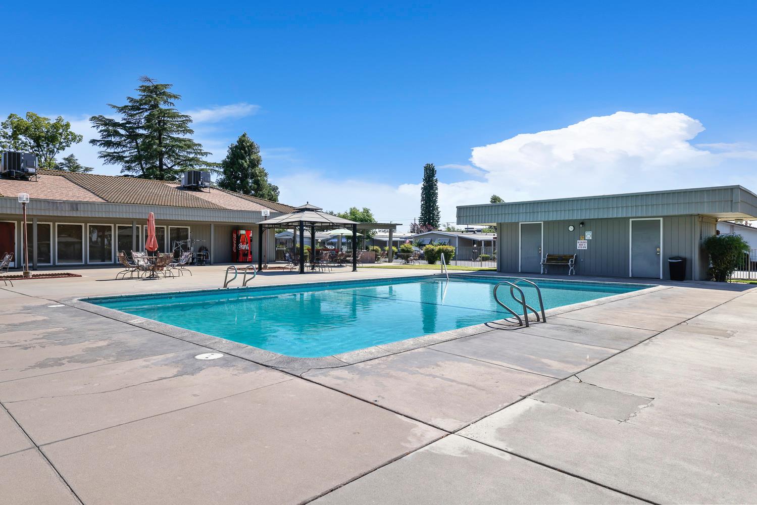 2706 W Ashlan Ave #236, Fresno, CA 93705