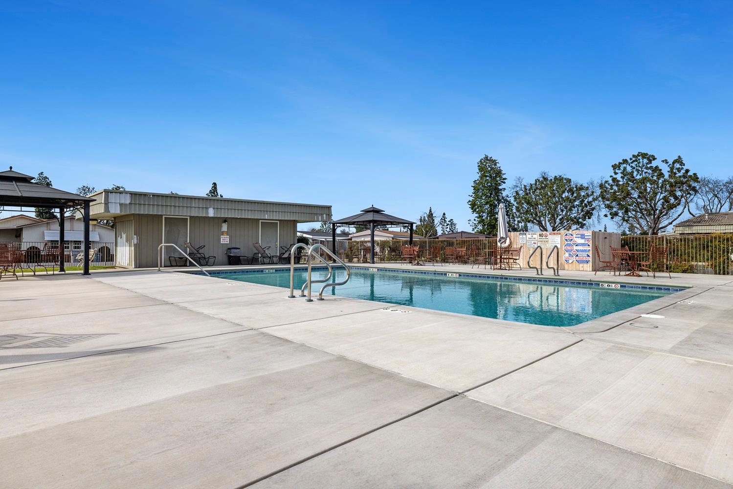 2706 W Ashlan Ave #236, Fresno, CA 93705
