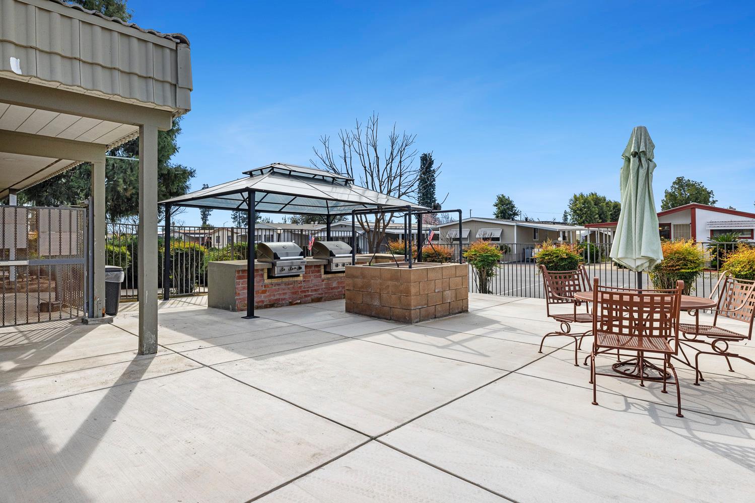 2706 W Ashlan Ave #236, Fresno, CA 93705