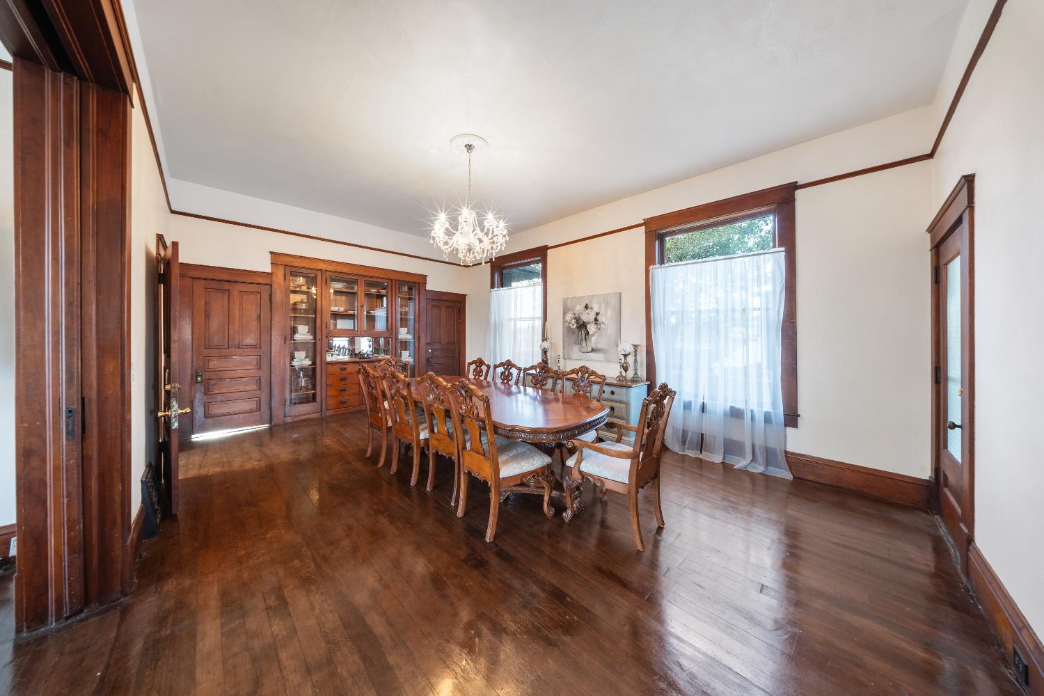 700 N Irwin St, Hanford, CA 93230