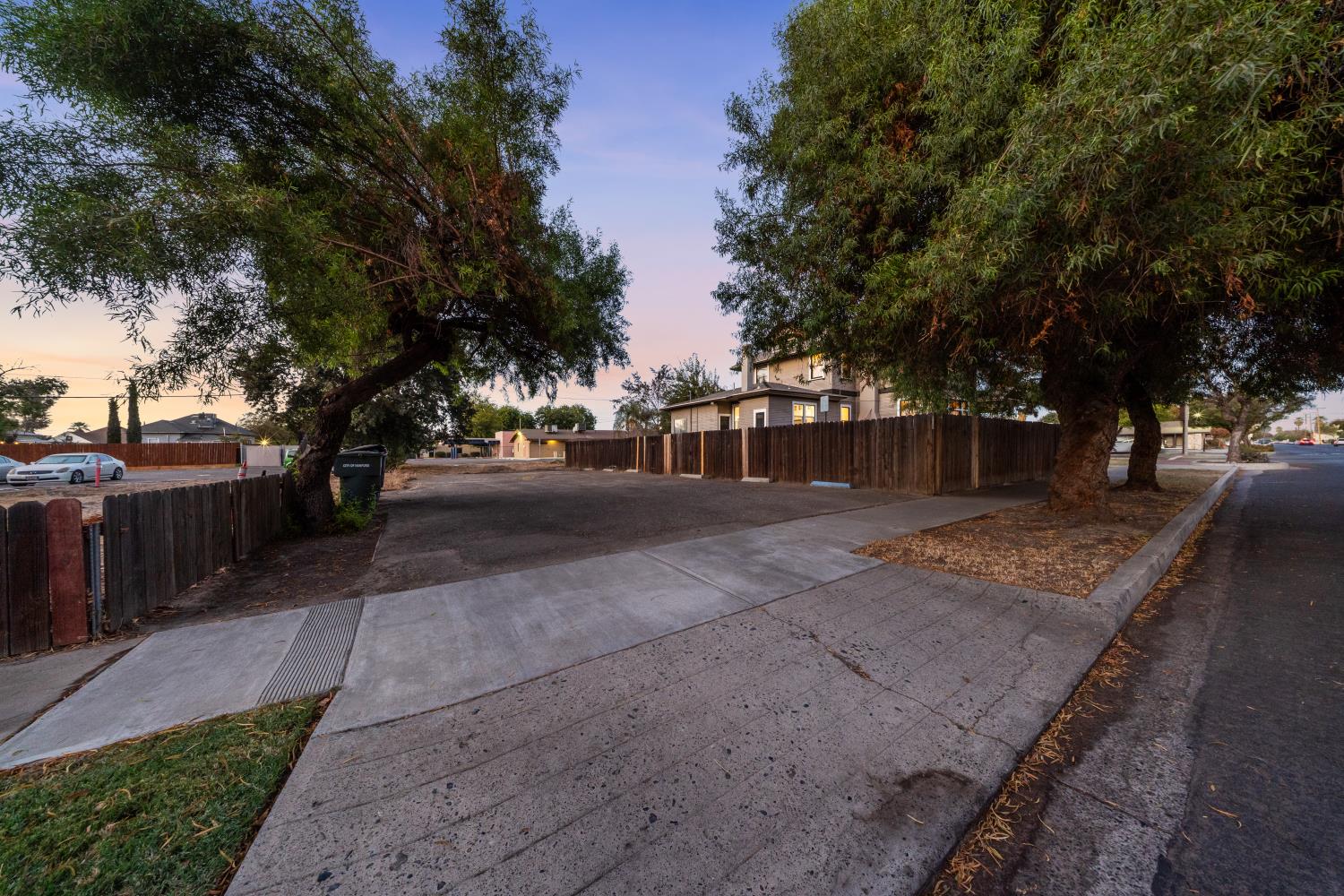 700 N Irwin St, Hanford, CA 93230