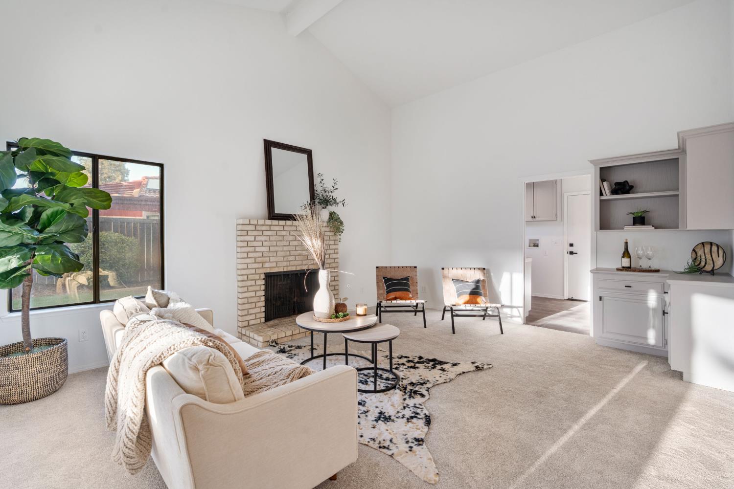838 E. CATALINA CIRCLE, Fresno, CA 93730