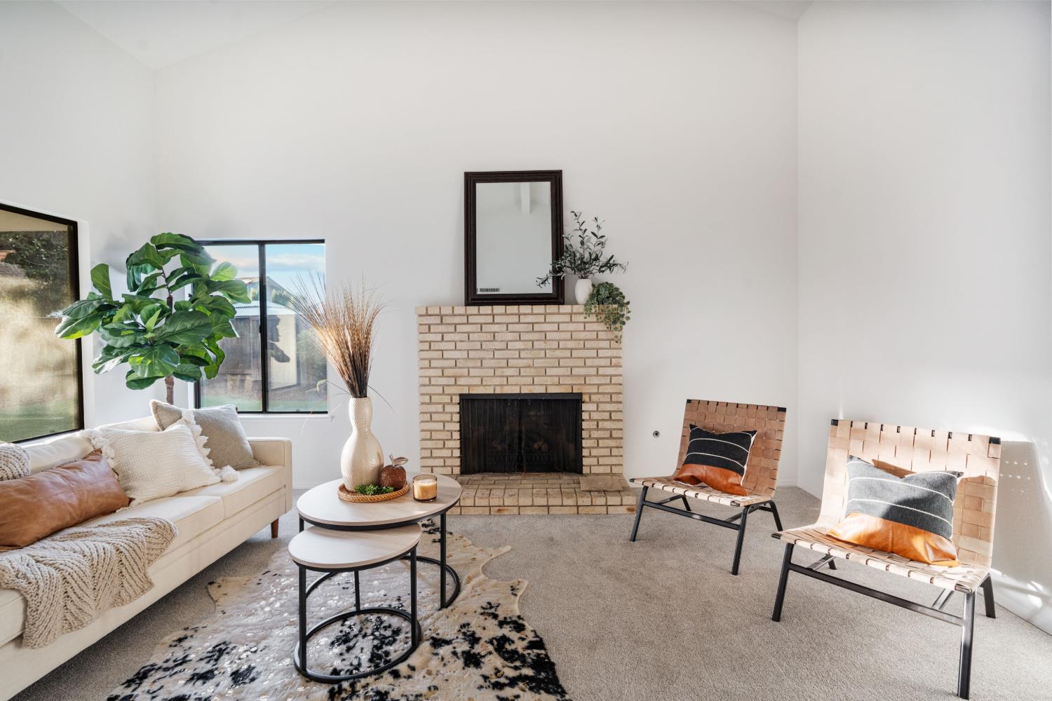838 E. CATALINA CIRCLE, Fresno, CA 93730