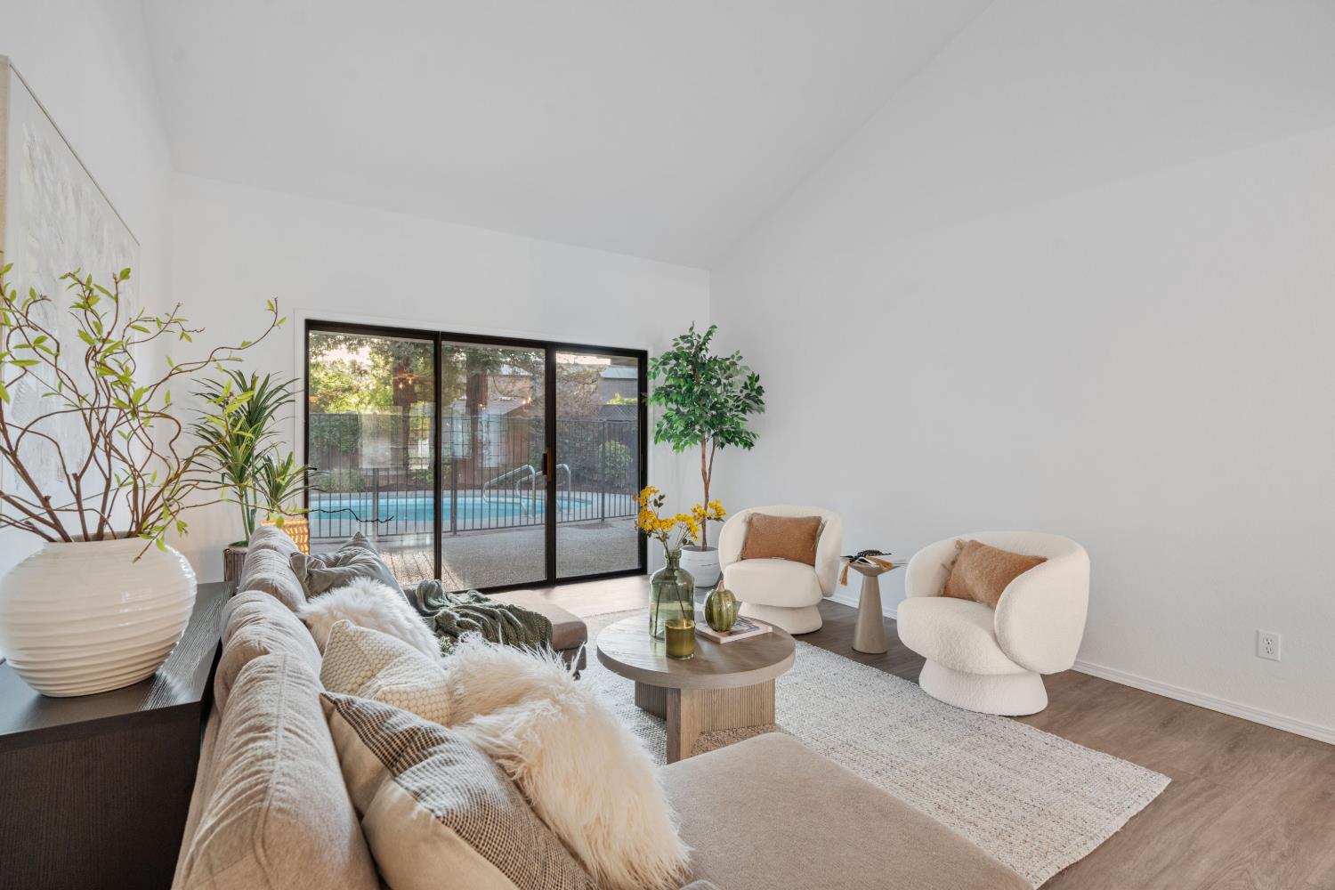 838 E. CATALINA CIRCLE, Fresno, CA 93730