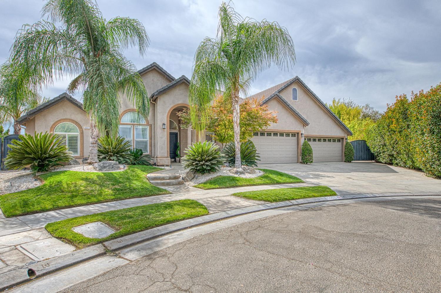 5651 N Caspian Ave, Fresno, CA 93723