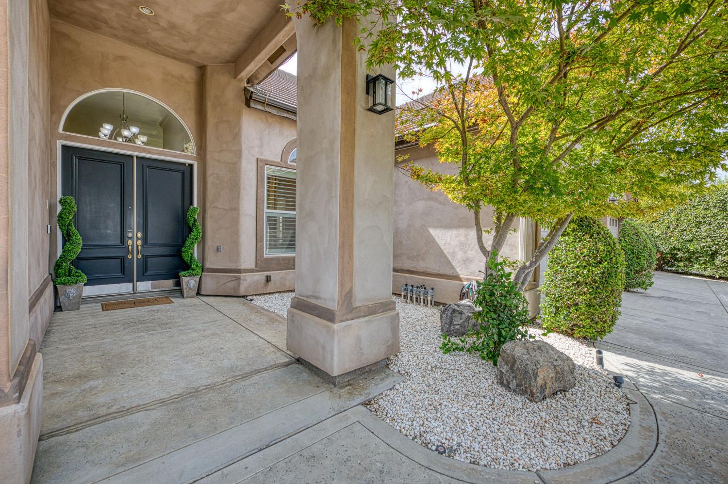 5651 N Caspian Ave, Fresno, CA 93723