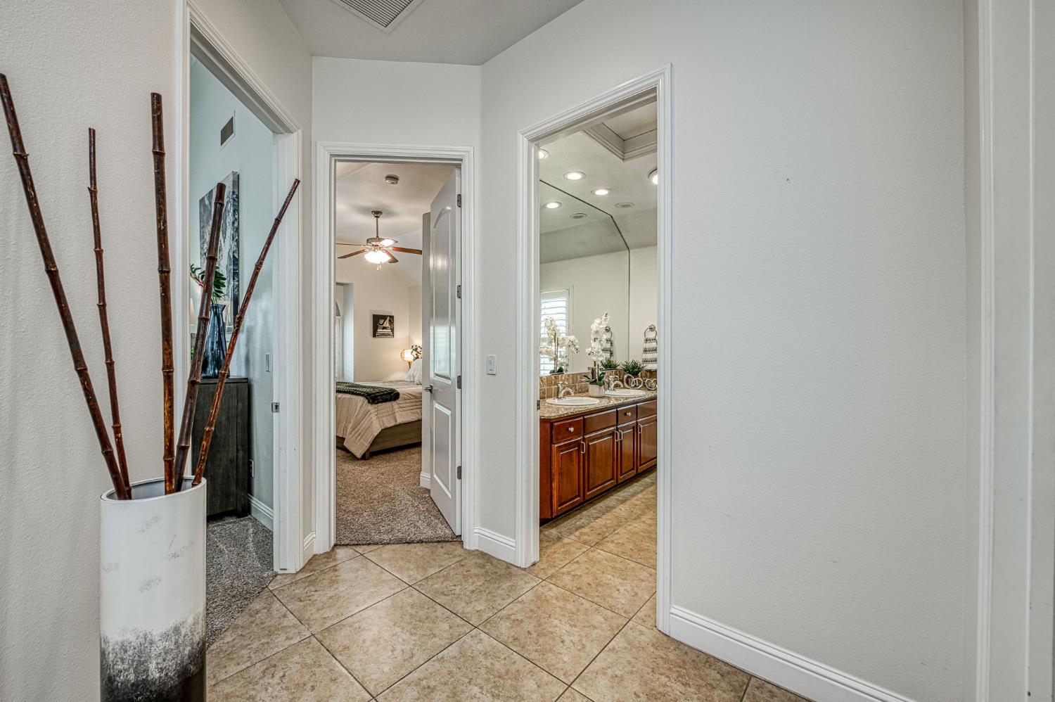 5651 N Caspian Ave, Fresno, CA 93723