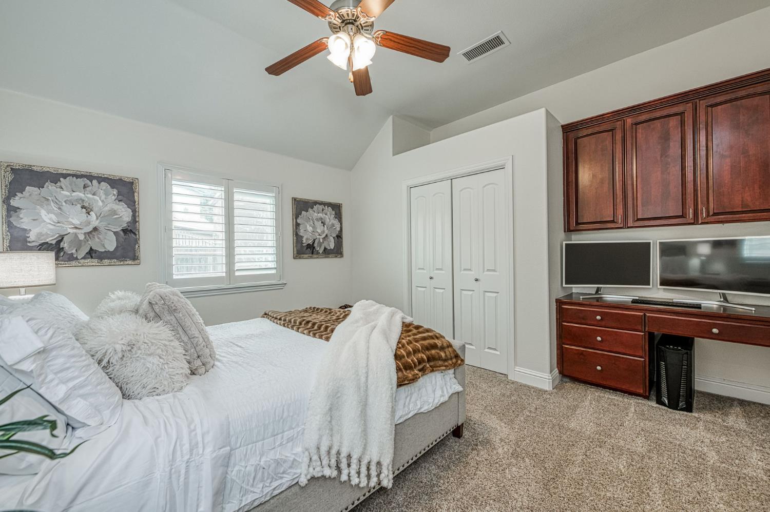 5651 N Caspian Ave, Fresno, CA 93723