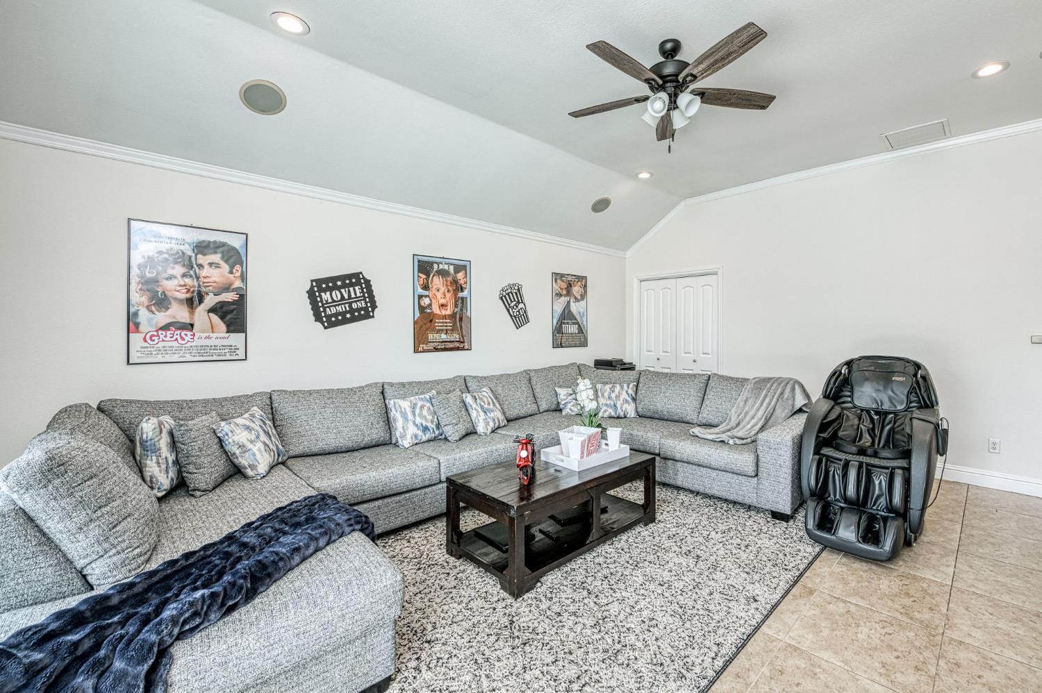 5651 N Caspian Ave, Fresno, CA 93723