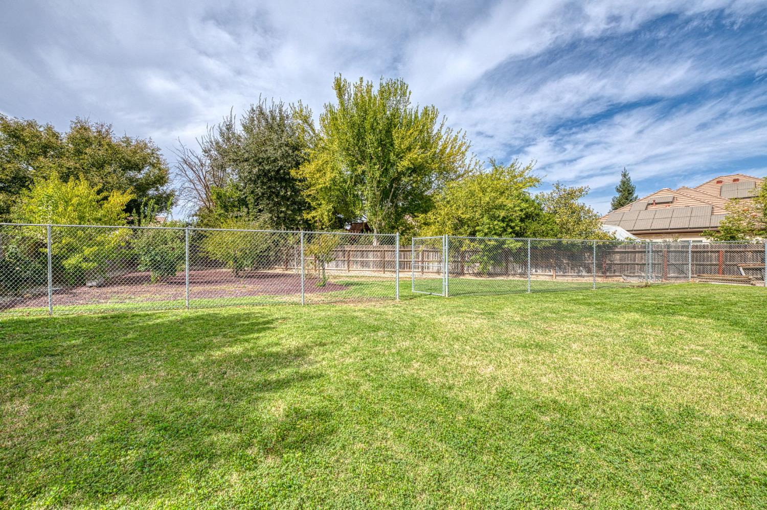 5651 N Caspian Ave, Fresno, CA 93723