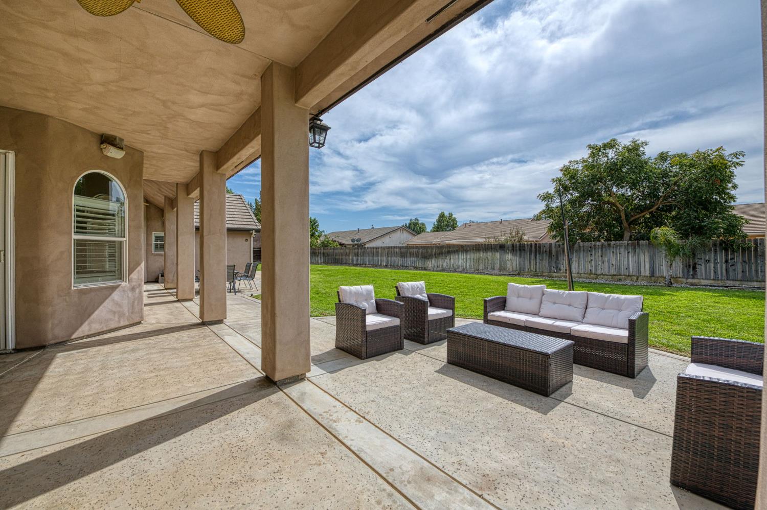5651 N Caspian Ave, Fresno, CA 93723