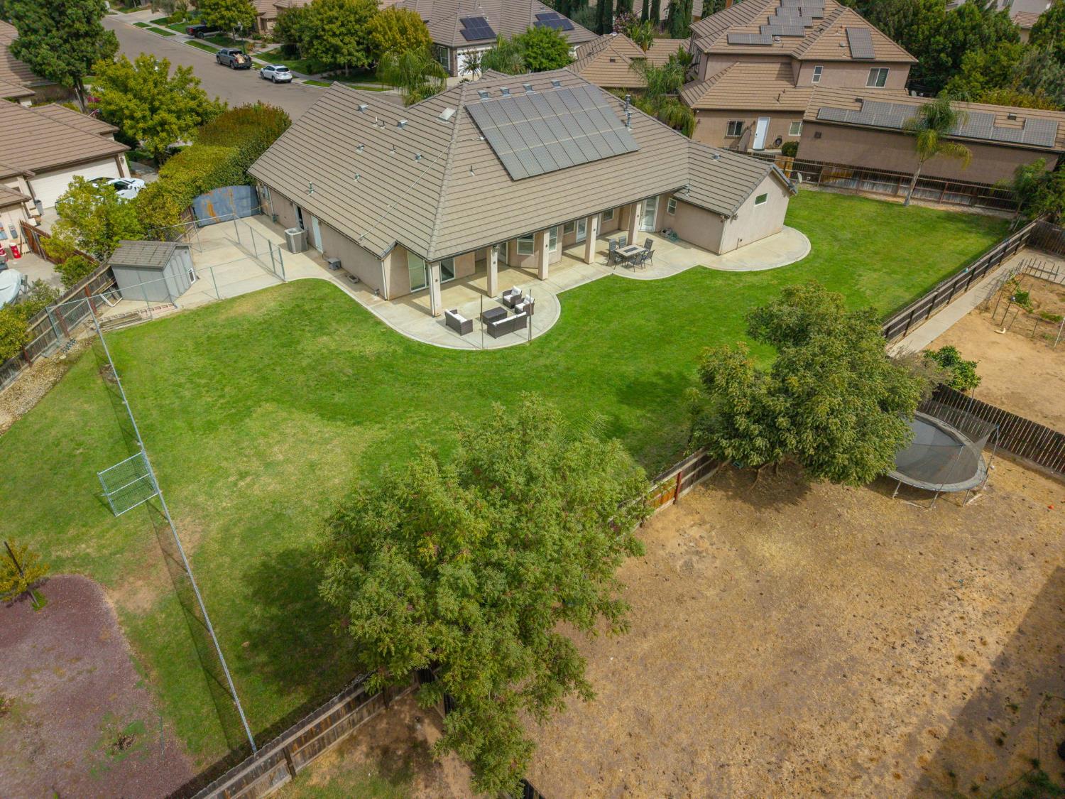 5651 N Caspian Ave, Fresno, CA 93723