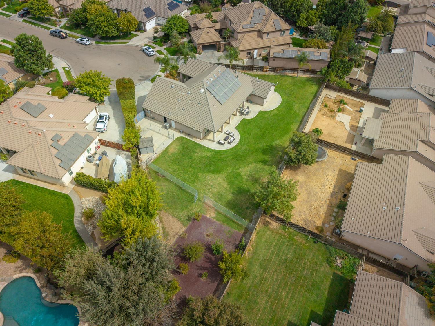 5651 N Caspian Ave, Fresno, CA 93723