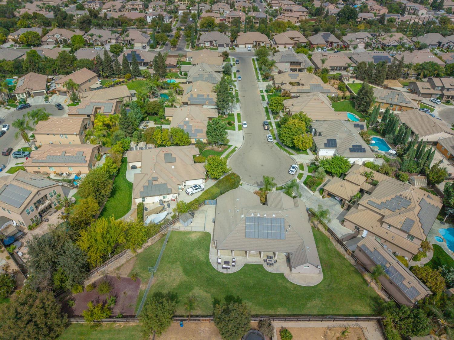 5651 N Caspian Ave, Fresno, CA 93723