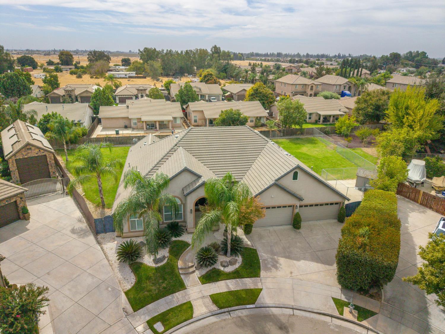 5651 N Caspian Ave, Fresno, CA 93723