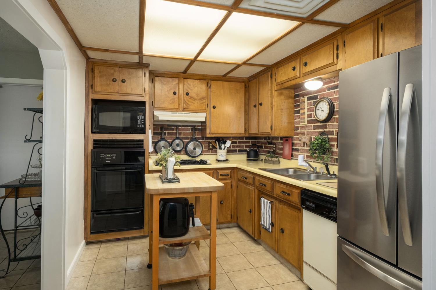 20673 Alva Ave, Riverdale, CA 93656