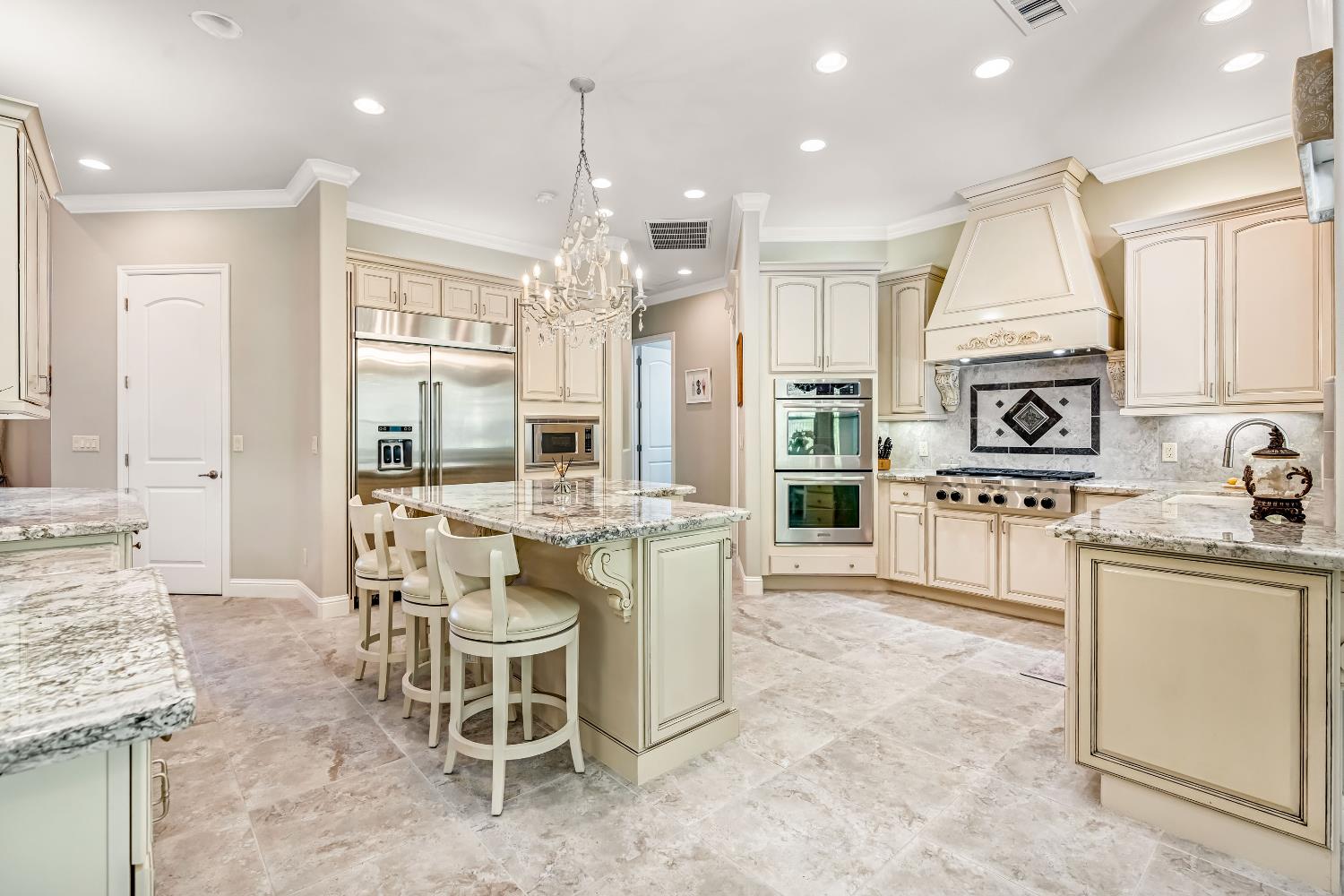 21844 Fairway Oaks Ln, Friant, CA 93626