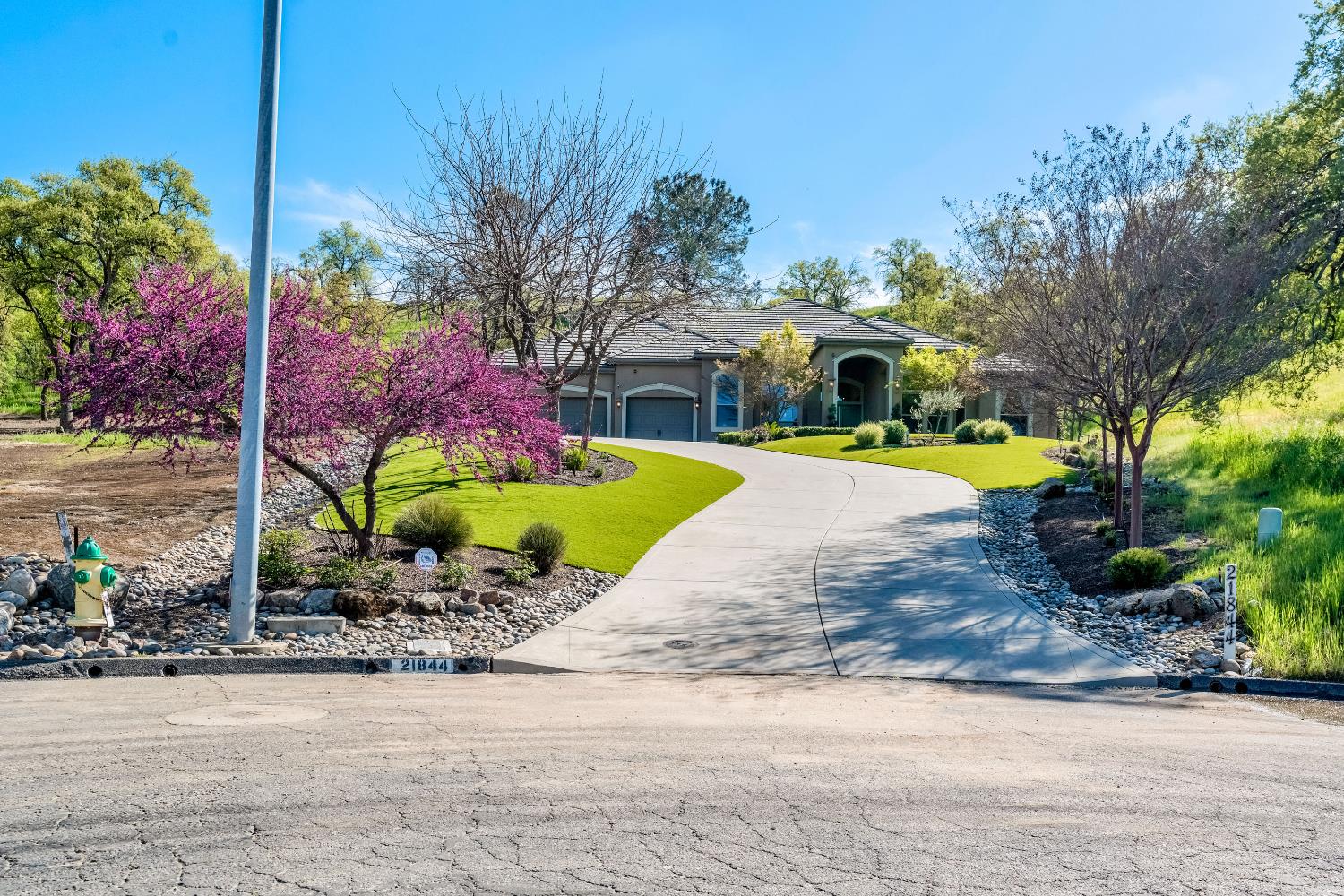 21844 Fairway Oaks Ln, Friant, CA 93626