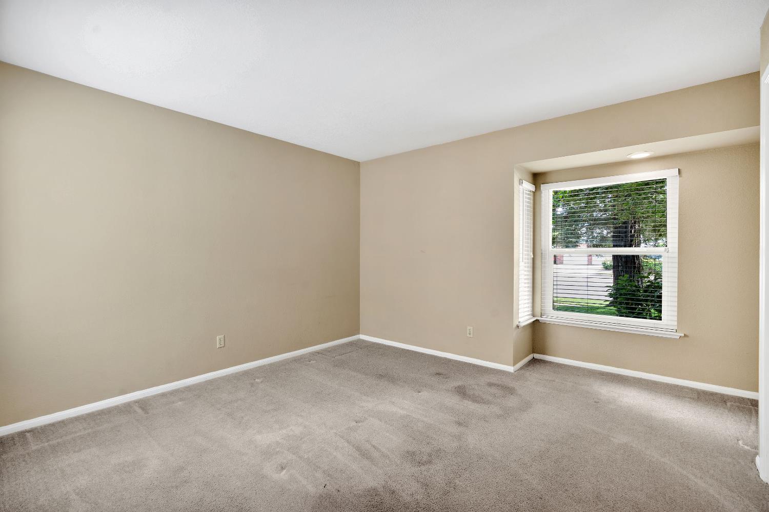 674 E Cole Ave, Fresno, CA 93720