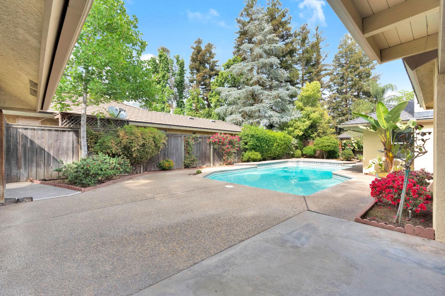 674 E Cole Ave, Fresno, CA 93720