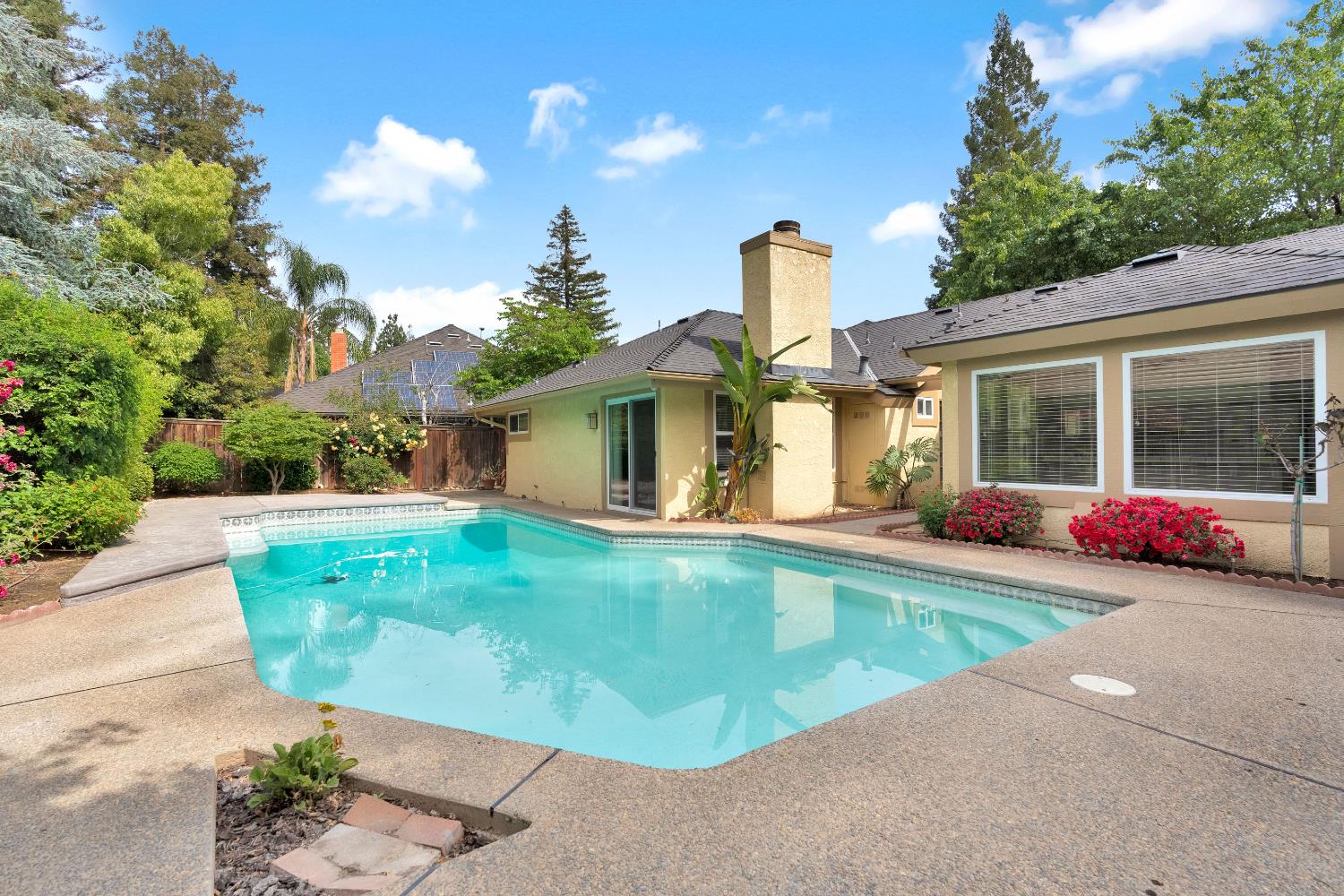 674 E Cole Ave, Fresno, CA 93720