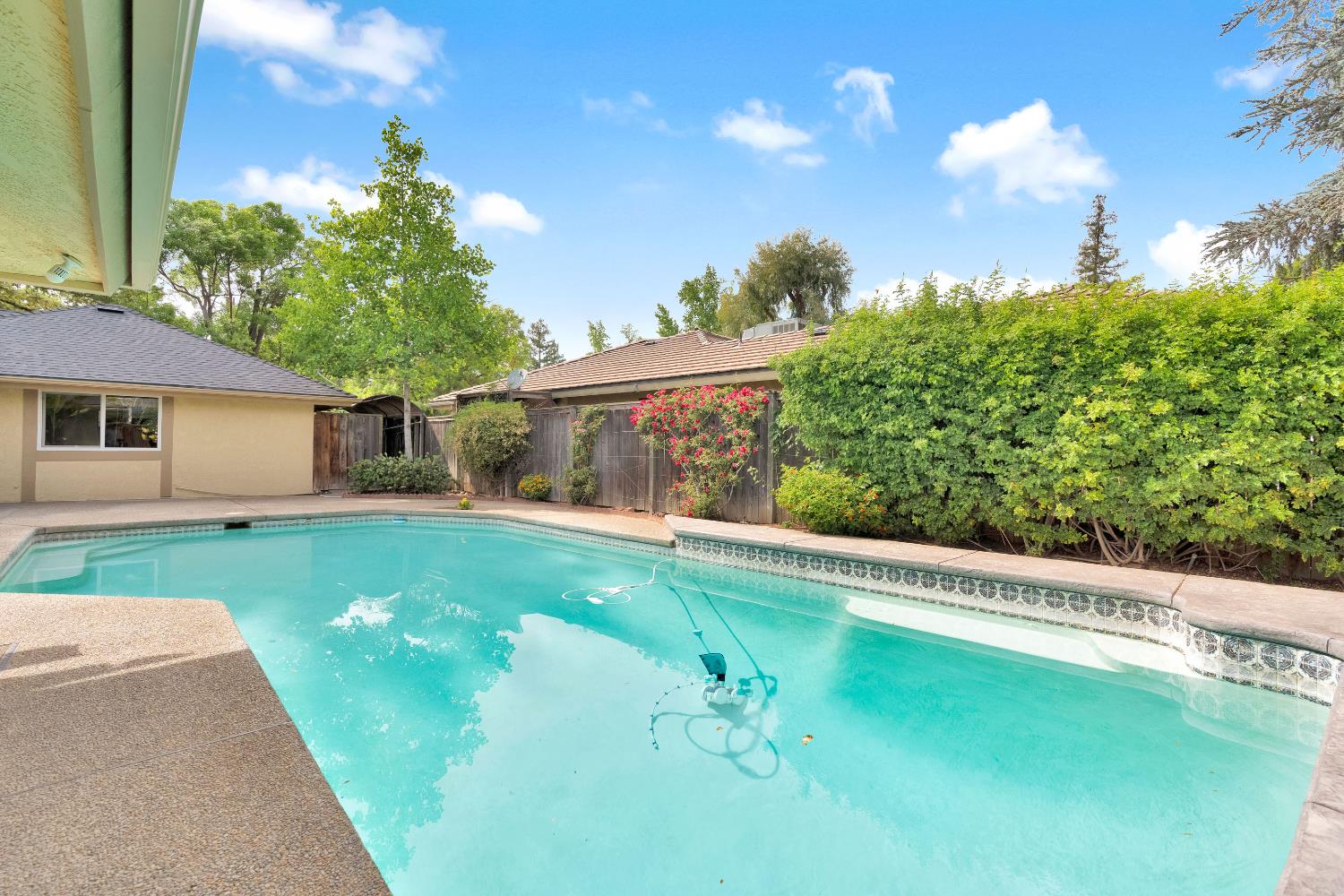 674 E Cole Ave, Fresno, CA 93720