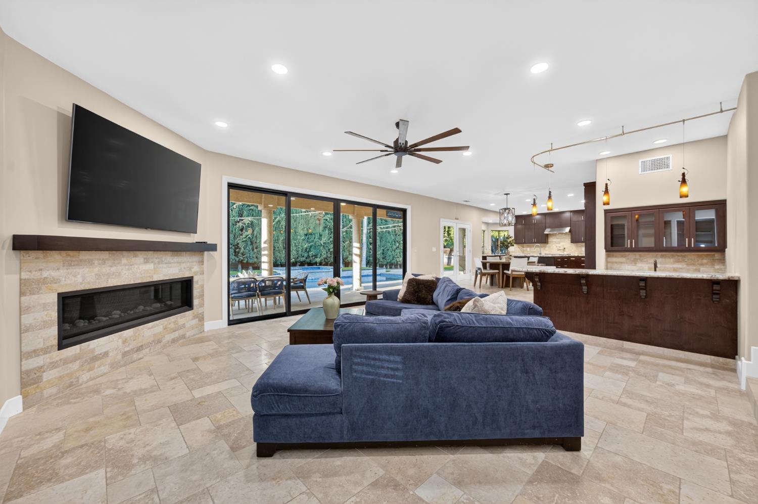2754 W Alluvial, Fresno, CA 93711