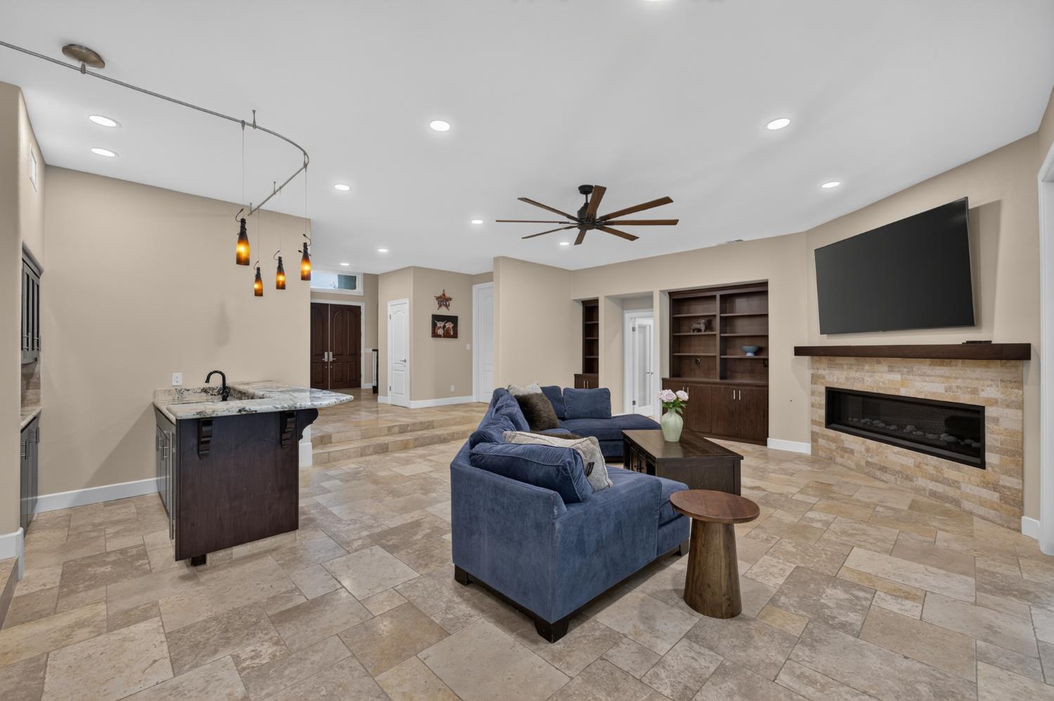 2754 W Alluvial, Fresno, CA 93711