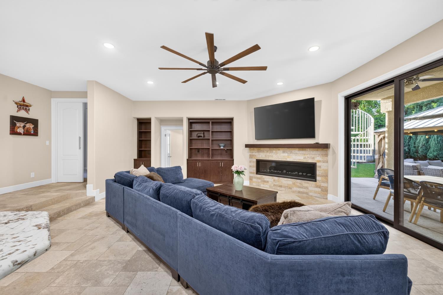 2754 W Alluvial, Fresno, CA 93711