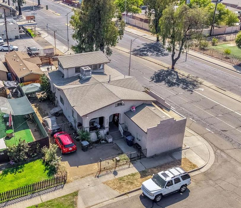 326 N 1st St, Fresno, CA 93702