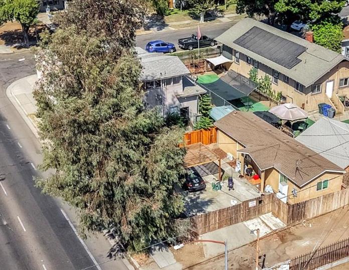 326 N 1st St, Fresno, CA 93702