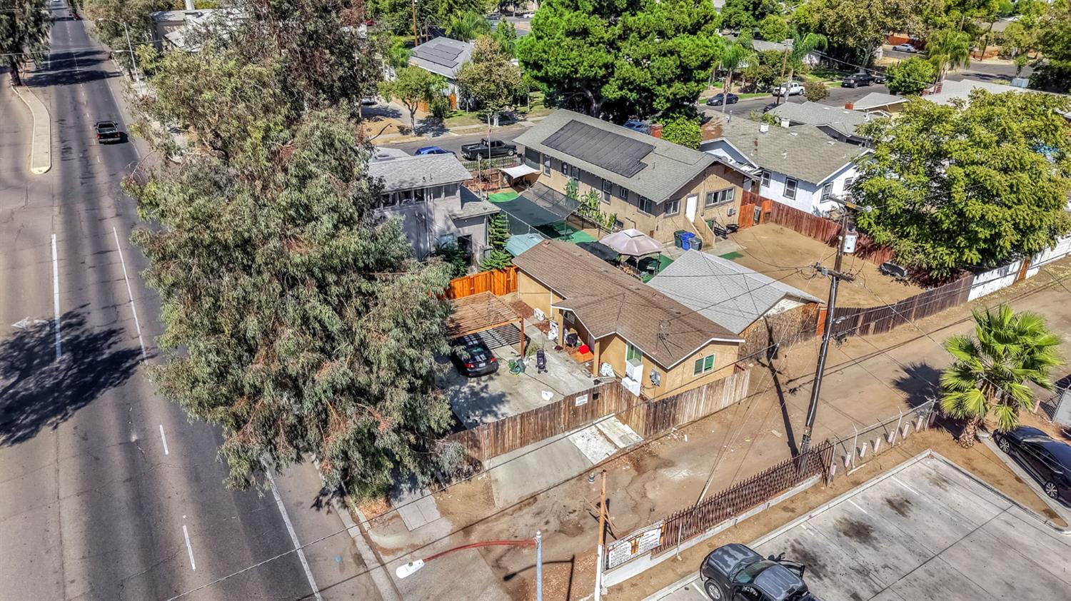 326 N 1st St, Fresno, CA 93702