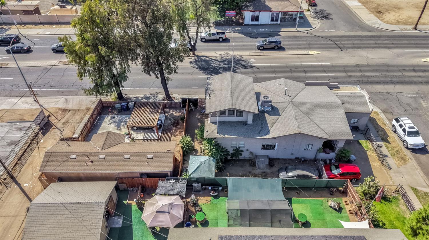 326 N 1st St, Fresno, CA 93702