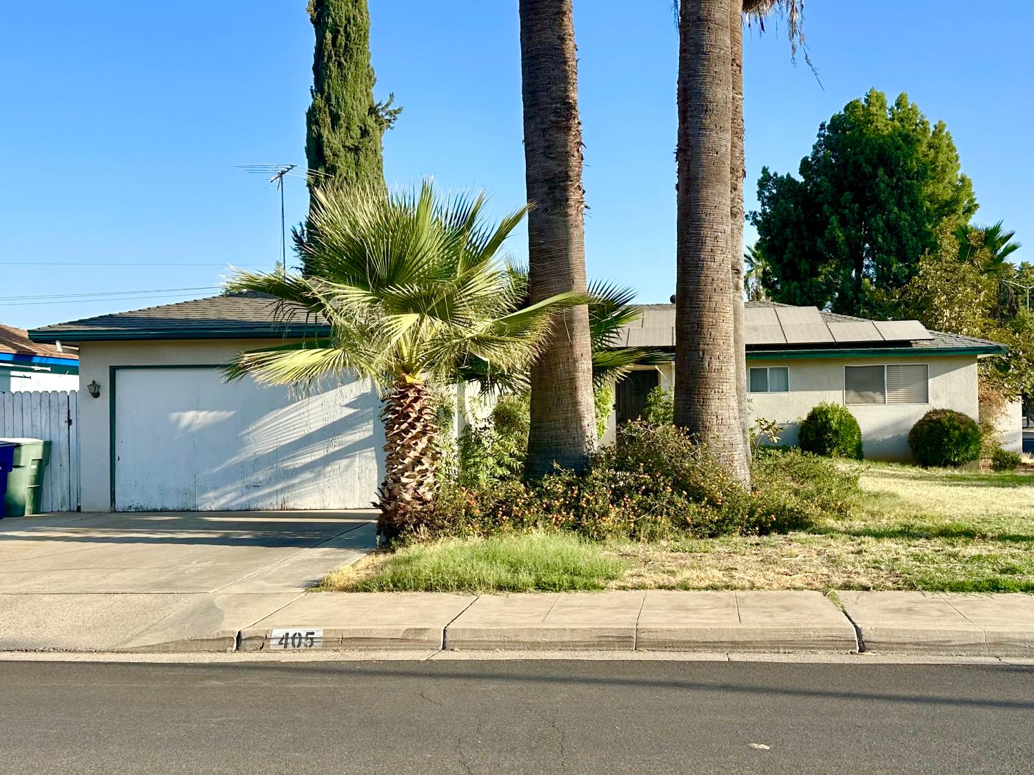 405 W Rialto Ave, Clovis, CA 93612