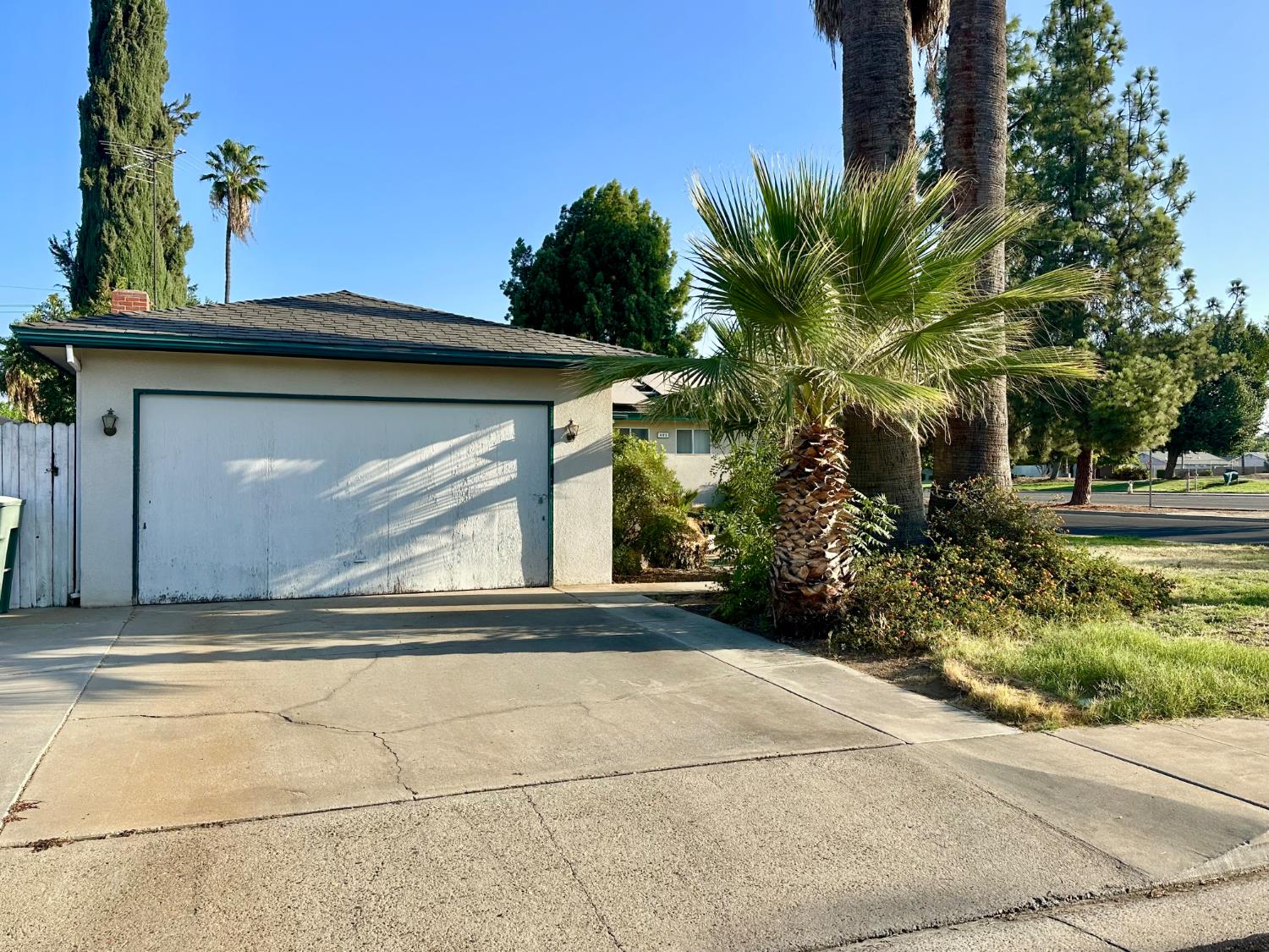 405 W Rialto Ave, Clovis, CA 93612